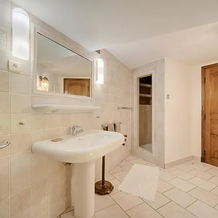 Immogroom- 200m - Pool - Sea View - Parking - Independence Villa *